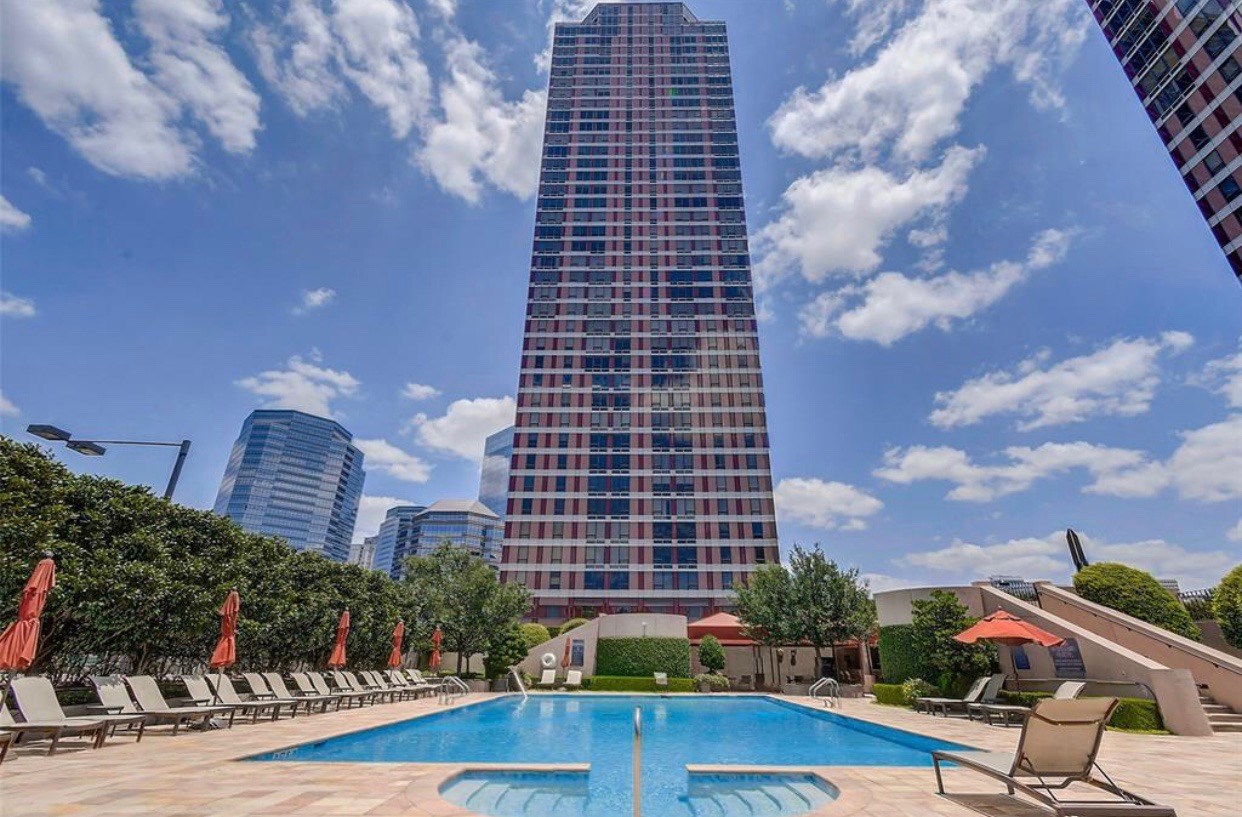 5110 San Felipe Street, Unit 273 Houston, TX 77056 - Photo 14 of 19 a city view with tall buildings