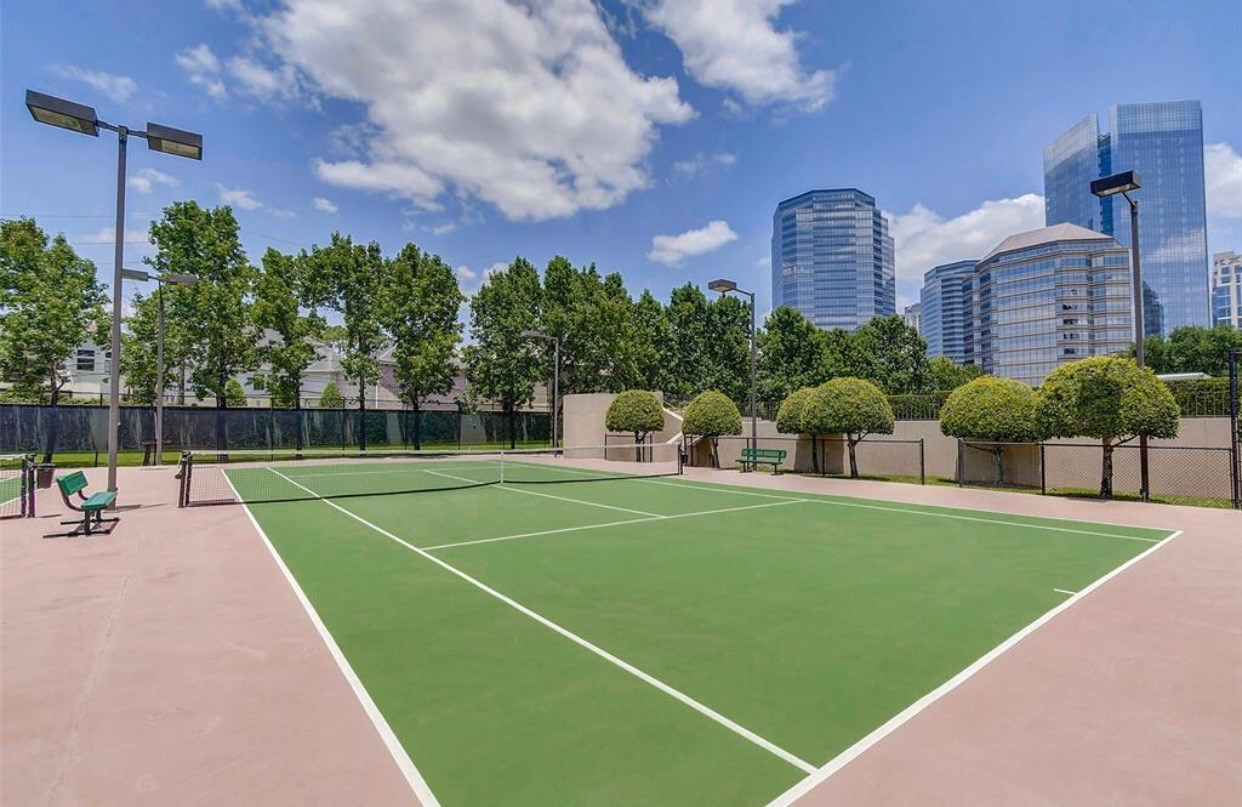 5110 San Felipe Street, Unit 273 Houston, TX 77056 - Photo 19 of 19 a view of a basketball court