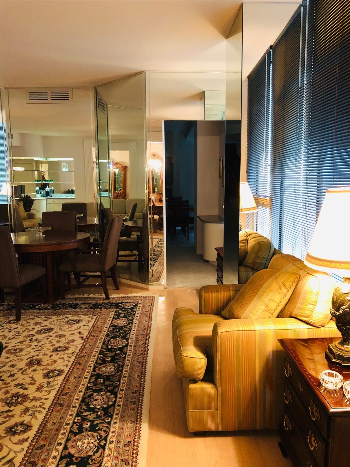 5110 San Felipe Street, Unit 273 Houston, TX 77056 - Photo 3 of 19 a living room with furniture