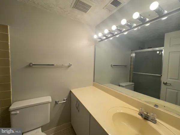 $1,700 | 5482 Cedar Lane, Unit B2, Columbia, MD 21044