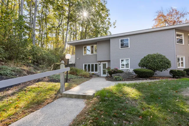 $399,999 | 1 Sandpiper Cove, Unit 1, Scarborough, ME 04074