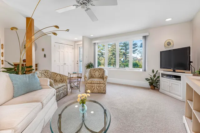 $399,999 | 1 Sandpiper Cove, Unit 1, Scarborough, ME 04074