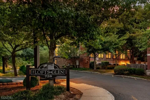 $799,000 | 25 Clark Street, Unit 205, Glen Ridge, NJ 07028