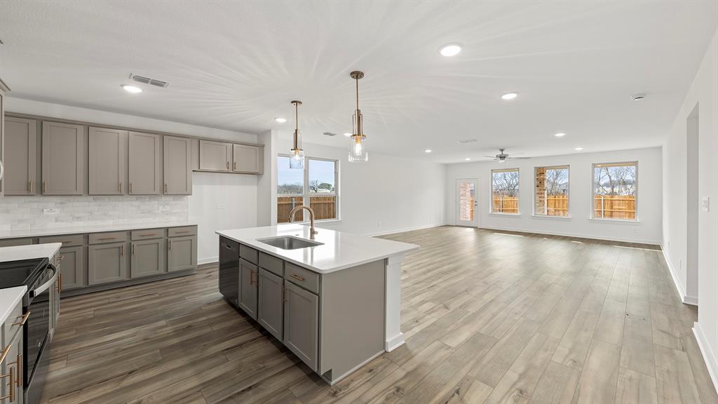 8716 Preakness Street Pilot Point, TX 76258 - Photo 6 of 24 Olive Kitchen 3