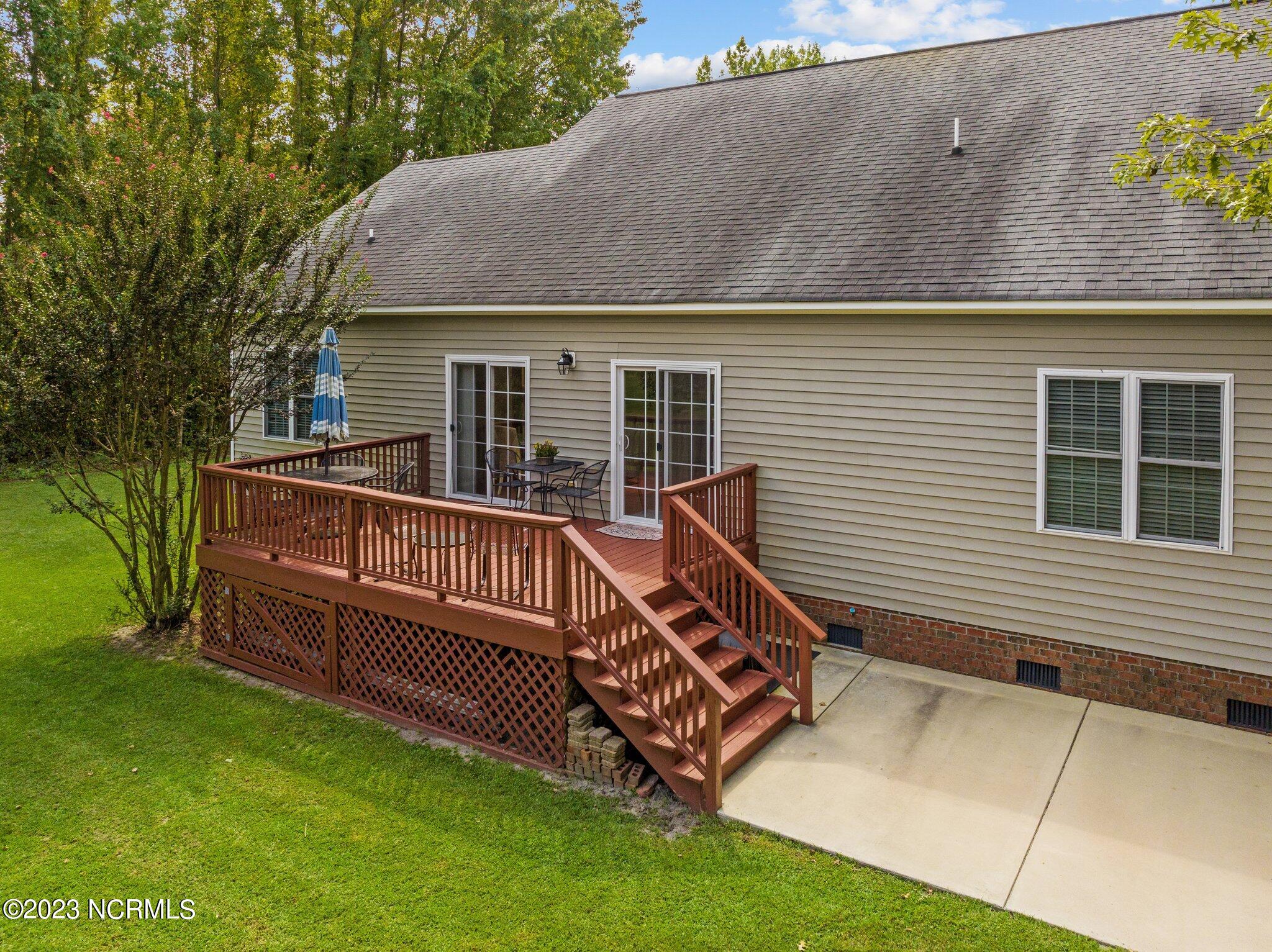 403 Pirates Road New Bern, NC 28562 - Photo 39 of 43 52-web-or-mls-DJI_0031