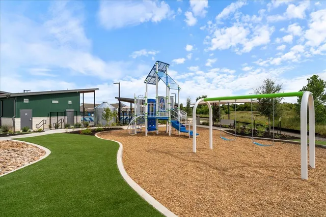 a view of a parking area