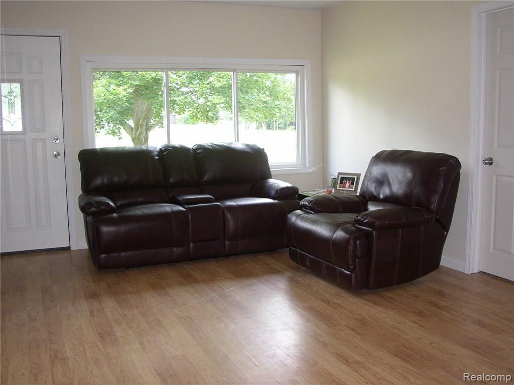 1448 North Maple Leaf Road Lapeer, MI 48446 - Photo 32 of 45 P7170033.JPG