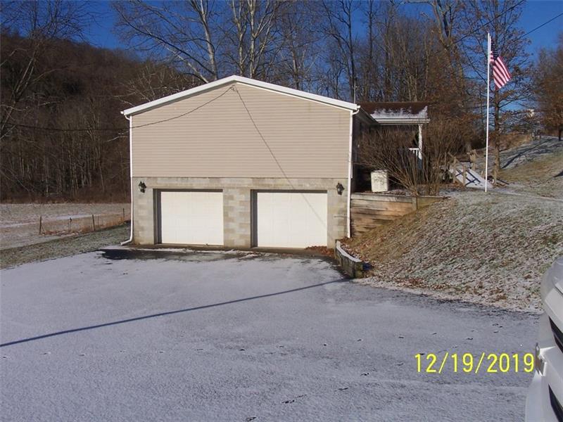 1157 Toms Run Road Holbrook, PA 15341 - Photo 4 of 17