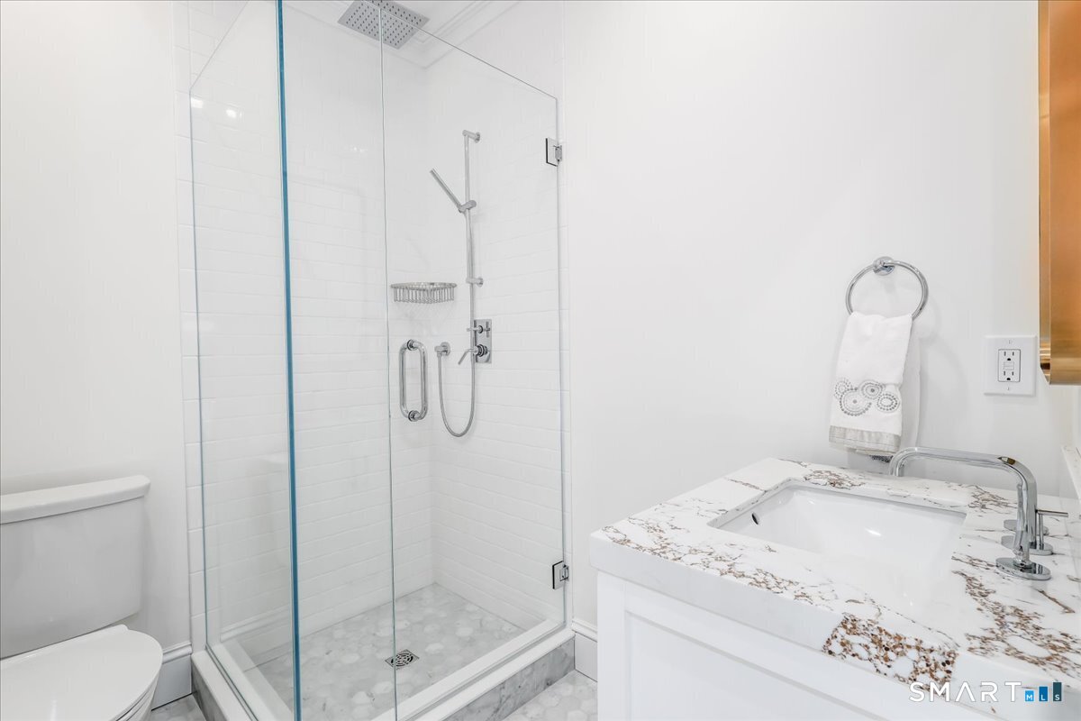 170 Branchville Road Ridgefield, CT 06877 - Photo 28 of 36 Full bath with bedroom 5