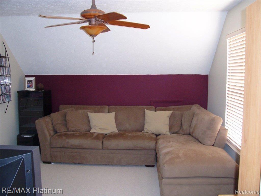 2779 Brewer Road Howell, MI 48855 - Photo 21 of 22 100_6150.JPG