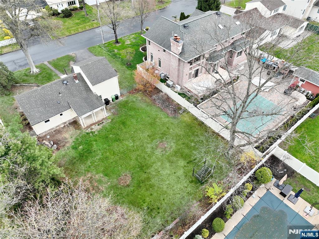 324 Edstan Way Paramus, NJ 07652 - Photo 29 of 35