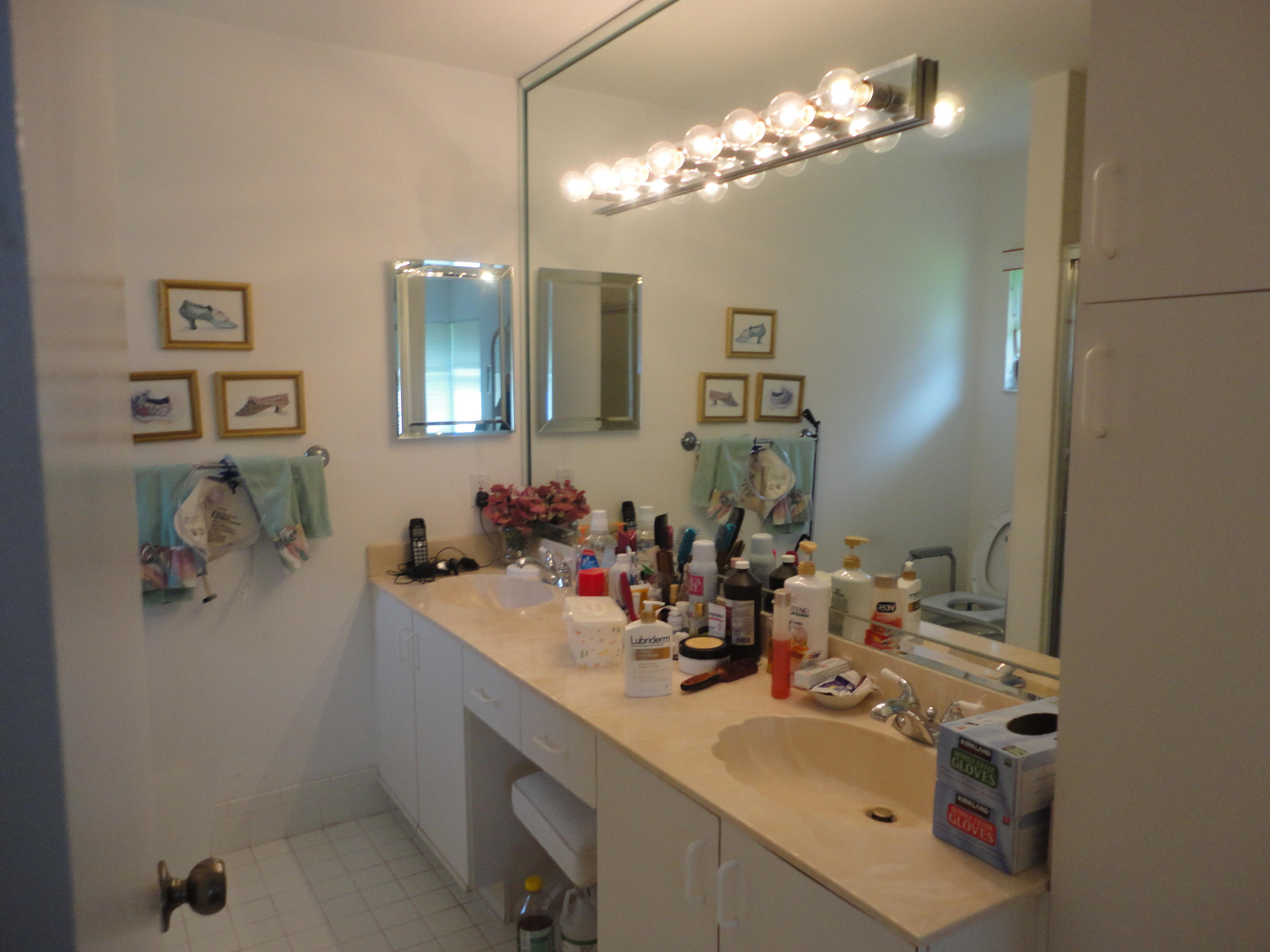 8227 Springlake Drive, Unit B Boca Raton, FL 33496 - Photo 8 of 23 Master Bathroom