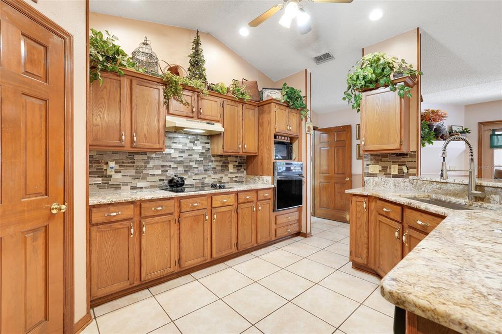 17200 Peru Road Umatilla, FL 32784 - Photo 13 of 51