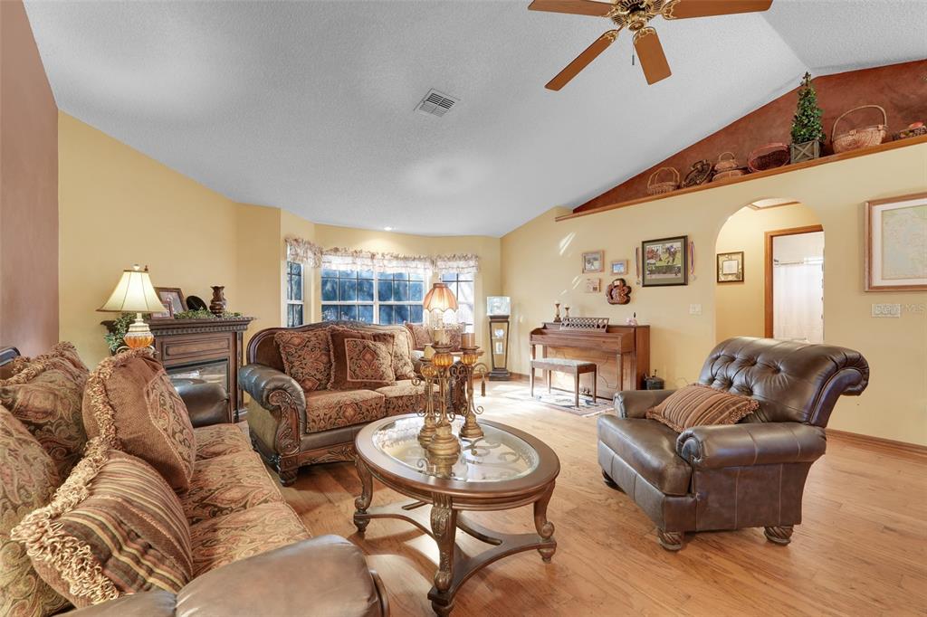 17200 Peru Road Umatilla, FL 32784 - Photo 8 of 51