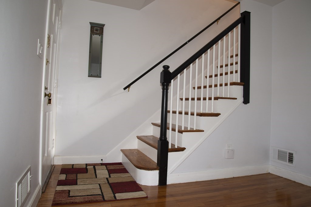 40 Pierce Road, Unit 40 Watertown, MA 02472 - Photo 3 of 20 Gallery Image 3