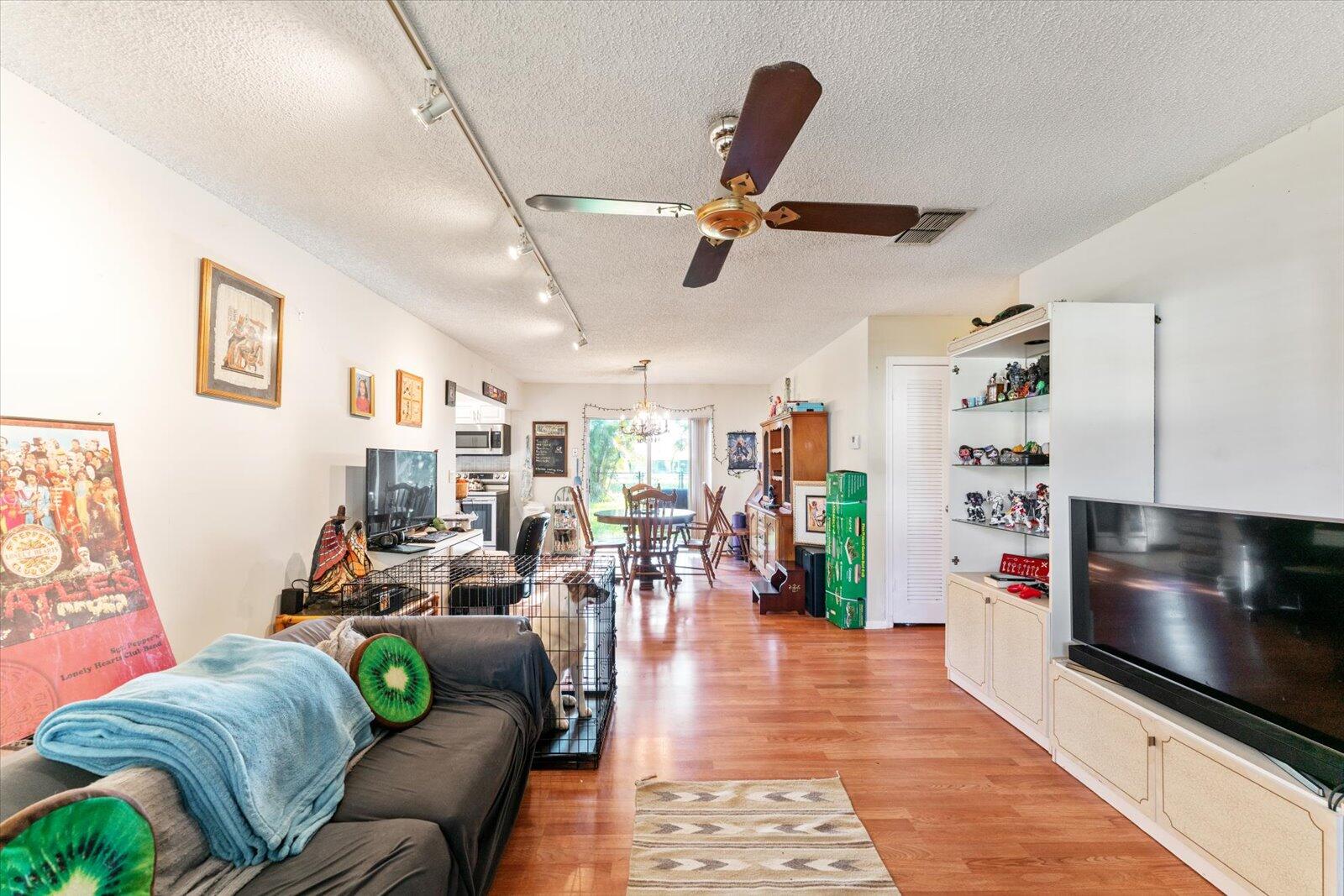19532 Carolina Circle Boca Raton, FL 33434 - Photo 11 of 41 09-DSC05902