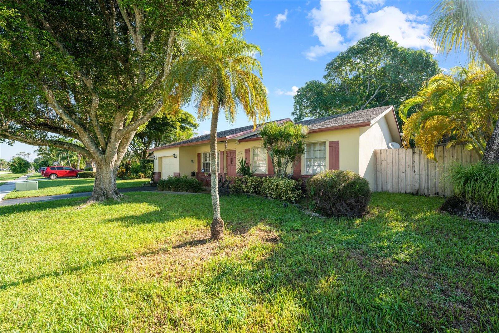 19532 Carolina Circle Boca Raton, FL 33434 - Photo 2 of 41 04-DSC05997