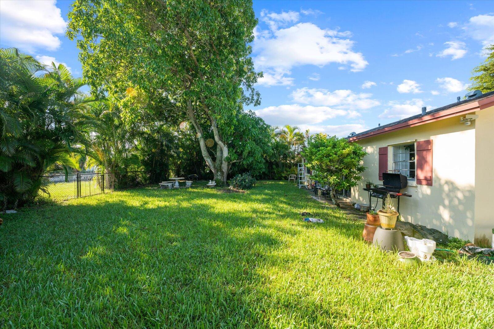 19532 Carolina Circle Boca Raton, FL 33434 - Photo 40 of 41 25-DSC06009