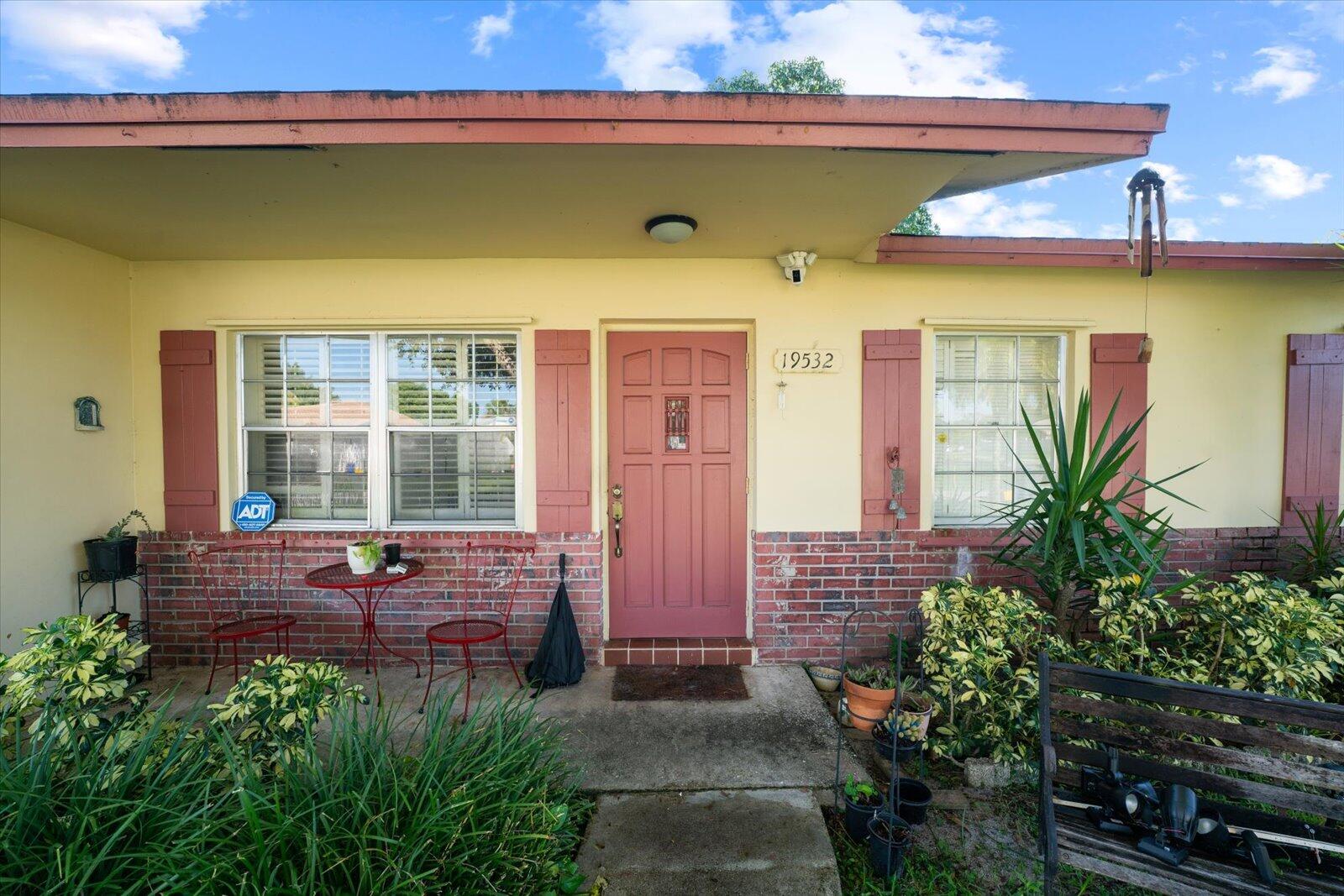 19532 Carolina Circle Boca Raton, FL 33434 - Photo 4 of 41 06-DSC05994