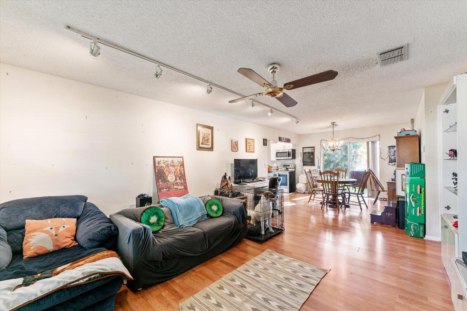 19532 Carolina Circle Boca Raton, FL 33434 - Photo 10 of 41 08-DSC05896