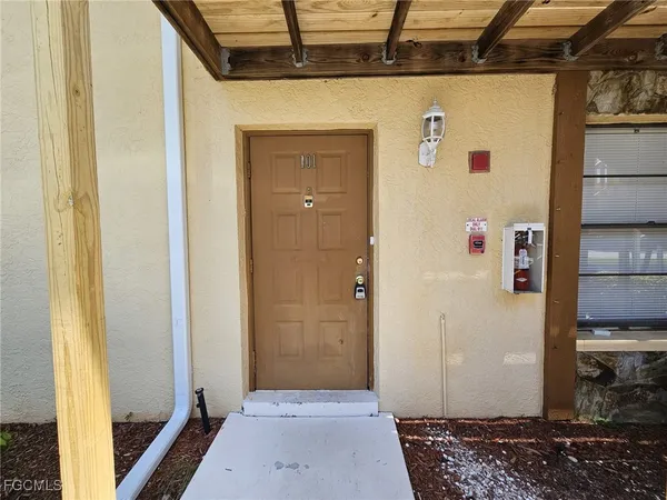 $1,395 | 521 Southwest 47th Terrace, Unit 101, Cape Coral, FL 33914