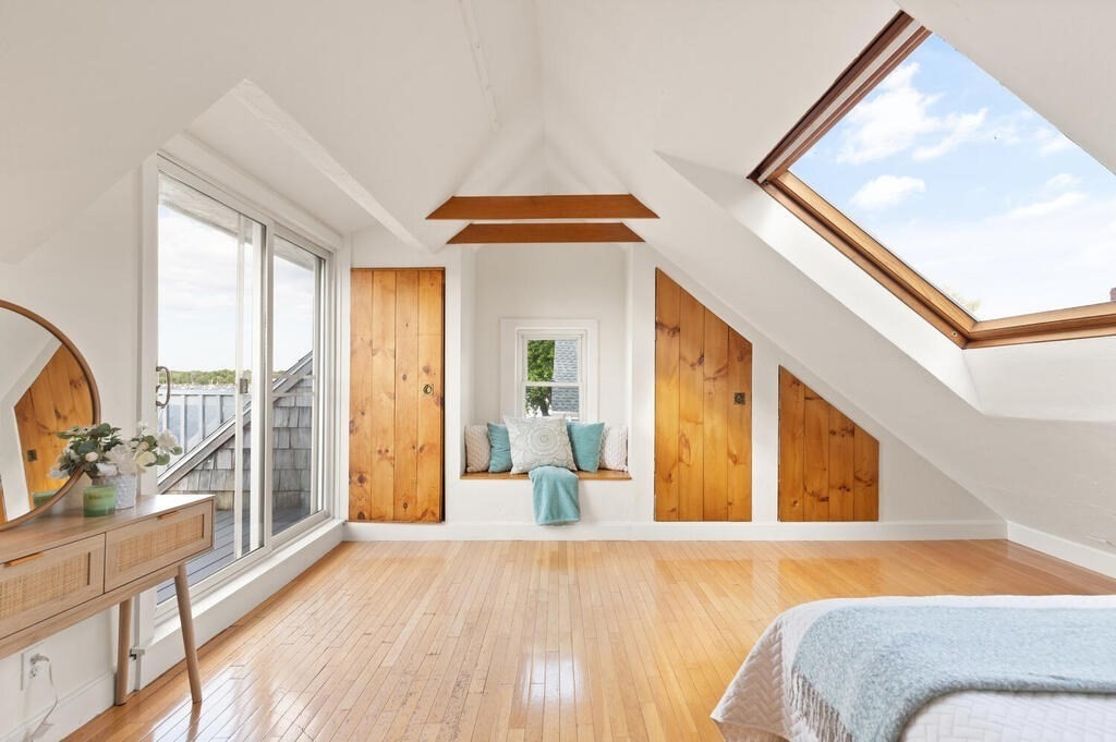 1 Shore Avenue Salem, MA 01970 - Photo 24 of 42 a view of a living room