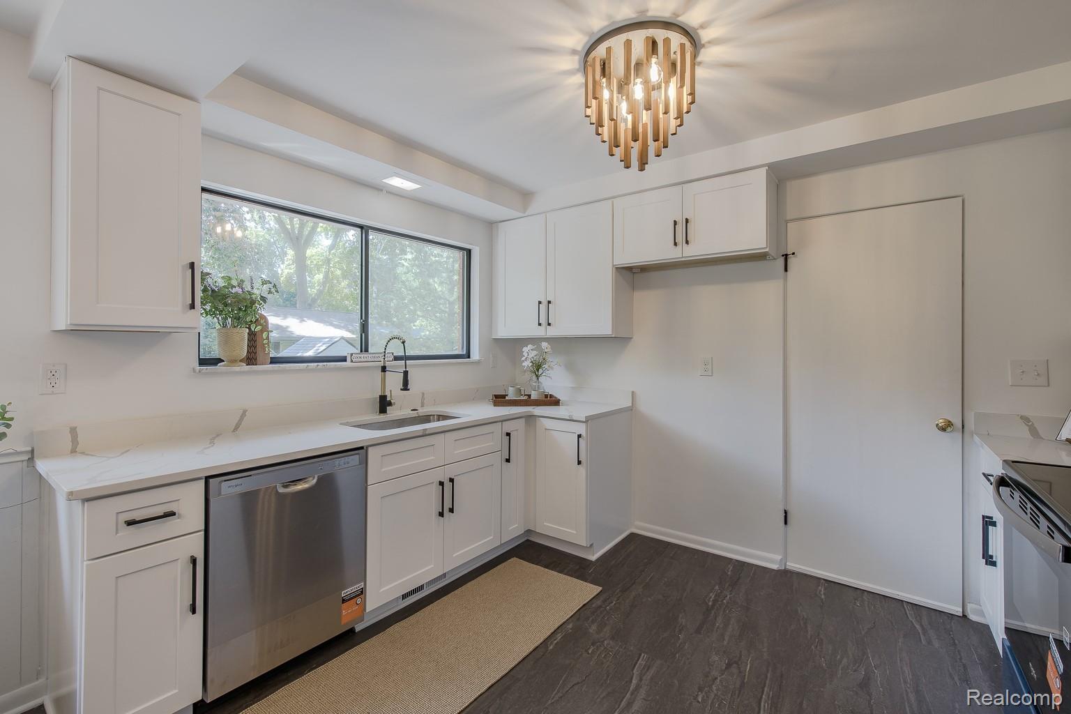 3161 Woodcrest Road Rochester, MI 48309 - Photo 16 of 65 3161 Woodcrest Rd-16.jpg