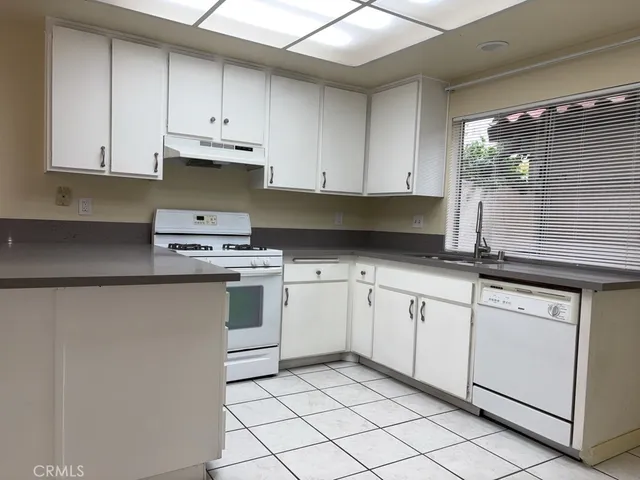 $2,495 | 1097 South Santo Antonio Drive, Colton, CA 92324