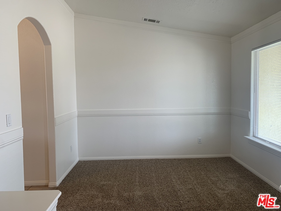 18613 Cocqui Road Apple Valley, CA 92307 - Photo 4 of 13 Gallery Image 4