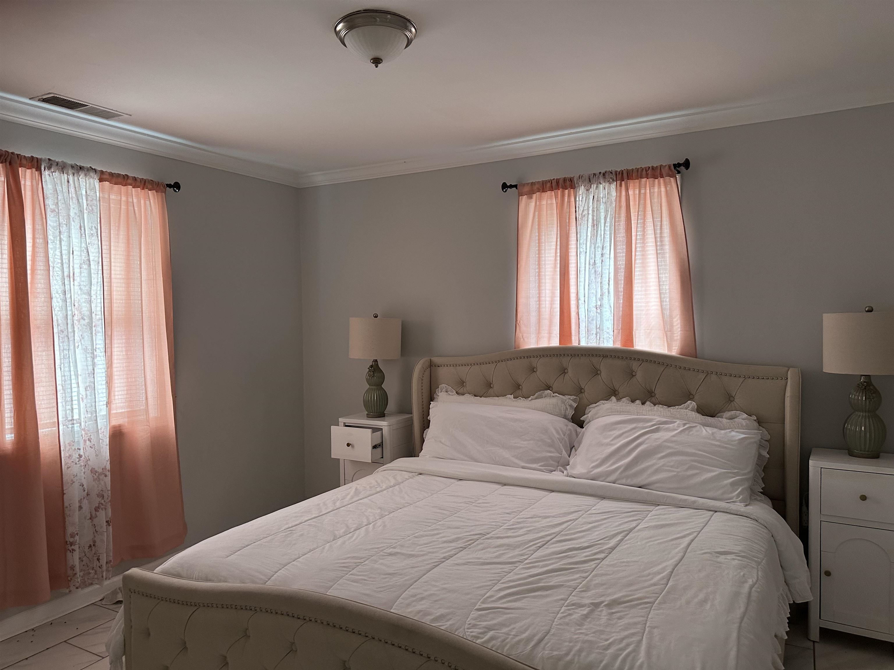 710 Vaughn Road Memphis, TN 38122 - Photo 6 of 18 Bedroom with ornamental molding