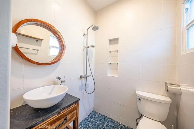 $4,150 | 1339 West Temple Street, Echo Park, CA 90026