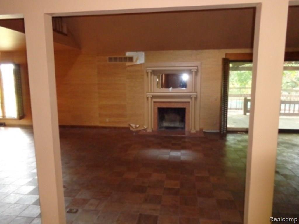 23600 Hall Road Trenton, MI 48183 - Photo 8 of 28 8-Living Room View 1.jpg