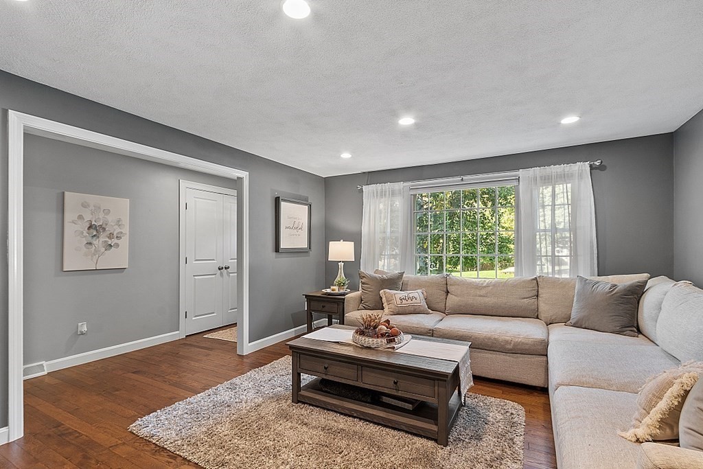 5 Higate Road Chelmsford, MA 01824 - Photo 4 of 30