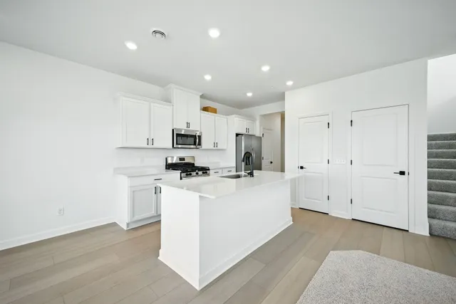 $389,750 | 180 HUNTINGTON Drive, Waconia, MN 55387