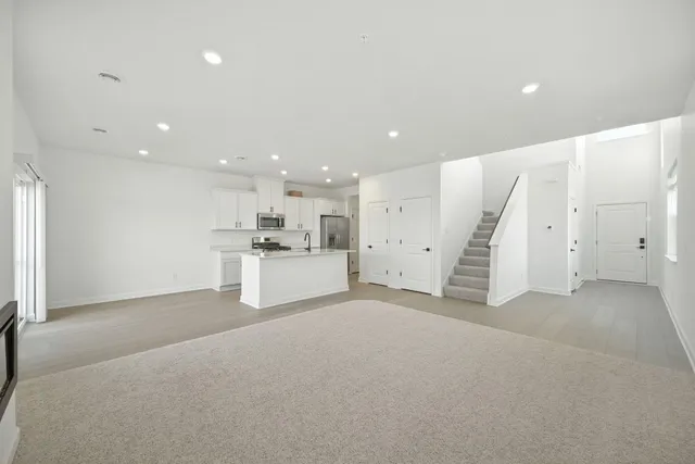 $389,750 | 180 HUNTINGTON Drive, Waconia, MN 55387