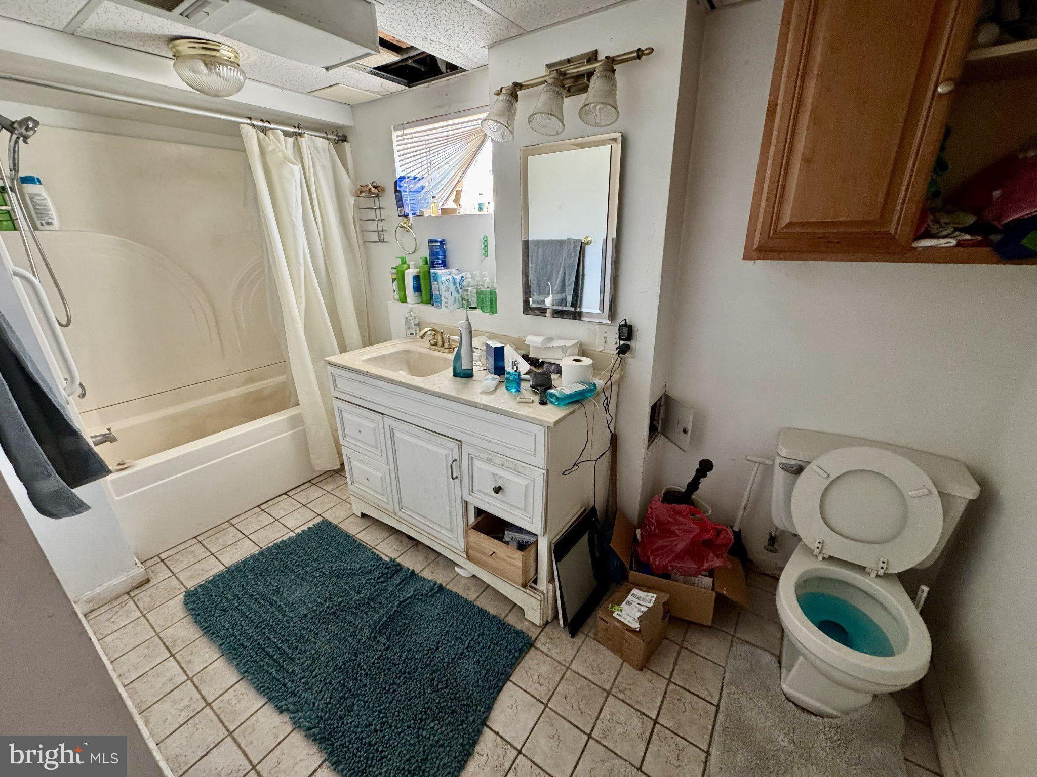2725 North Point Road Dundalk, MD 21222 - Photo 24 of 34 Bright and functional bathroom space.