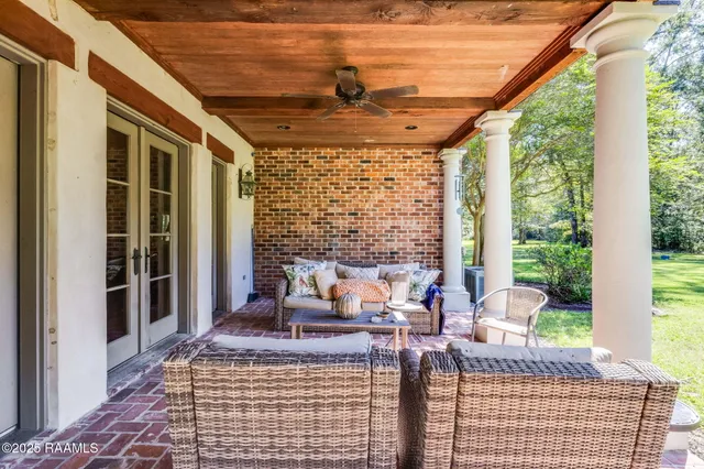 $988,000 | 702 Rue Dauphine, Eunice, LA 70535