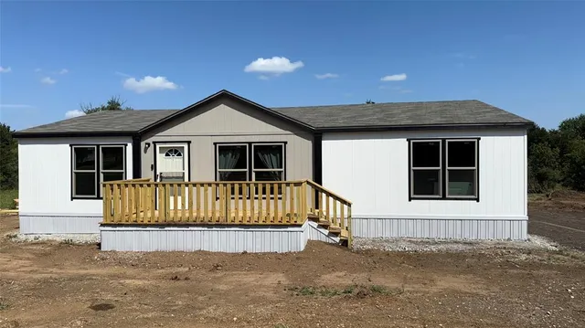 $205,000 | 244 Overland Trail, Runaway Bay, TX 76426