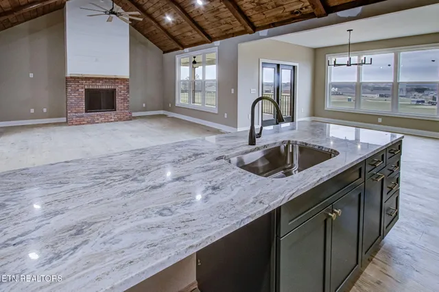 $698,000 | 816 Majestic Mtns Boulevard, Walland, TN 37886