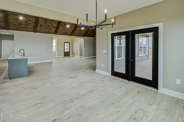 $698,000 | 816 Majestic Mtns Boulevard, Walland, TN 37886