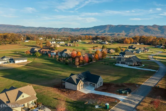 $698,000 | 816 Majestic Mtns Boulevard, Walland, TN 37886