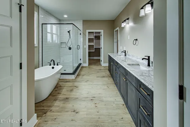 $698,000 | 816 Majestic Mtns Boulevard, Walland, TN 37886