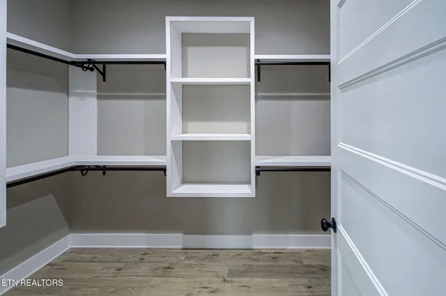 $698,000 | 816 Majestic Mtns Boulevard, Walland, TN 37886