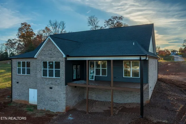 $698,000 | 816 Majestic Mtns Boulevard, Walland, TN 37886