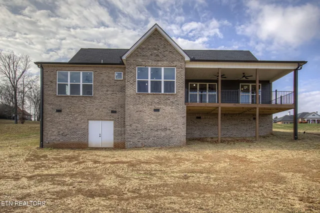 $698,000 | 816 Majestic Mtns Boulevard, Walland, TN 37886