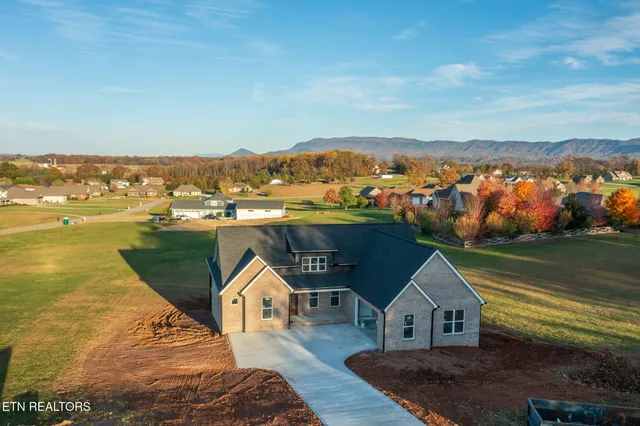 $698,000 | 816 Majestic Mtns Boulevard, Walland, TN 37886