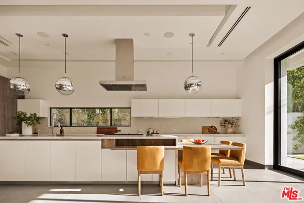 $20,000 | 4445 Camellia Avenue, Studio City, CA 91602