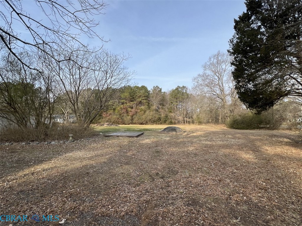 857 Gloucester Road Saluda, VA 23149 - Photo 5 of 26