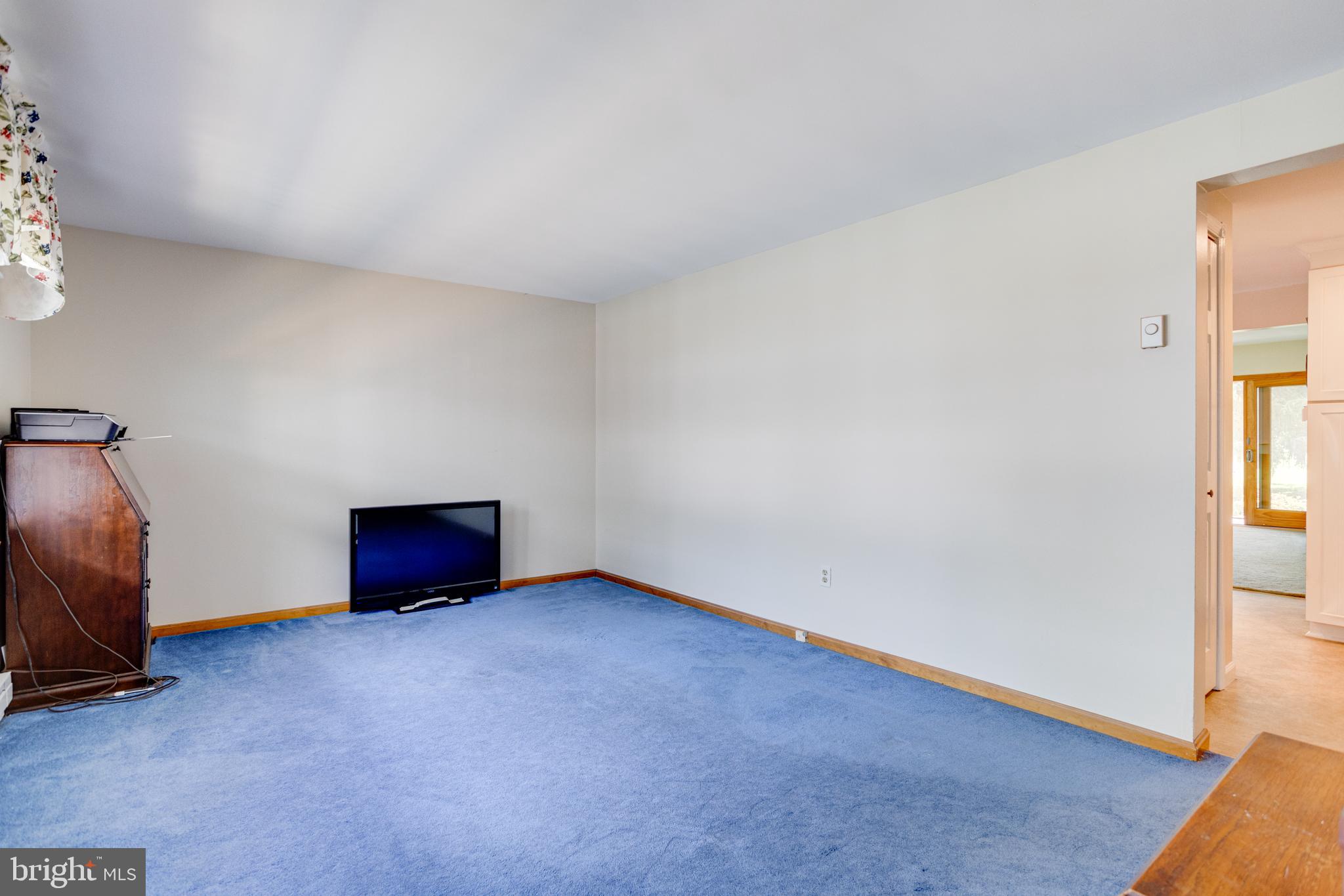504 Hances Point Road North East, MD 21901 - Photo 9 of 24 Living room