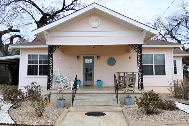 $349,000 | 301 East Sandstone Street, Llano, TX 78643